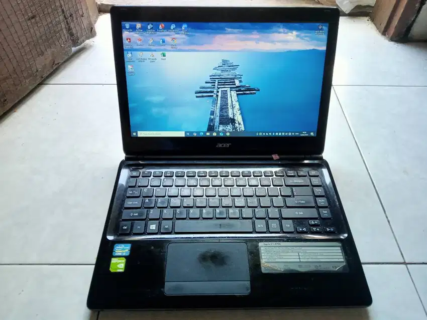 Acer E1-470G / Core i3 Gen-3 / nVidia 820M / SSD 256Gb / 4Gb / 2-3 Jam
