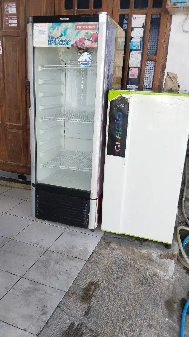 Sow chase/Sokis Display Minuman dingin merk Polytron original.