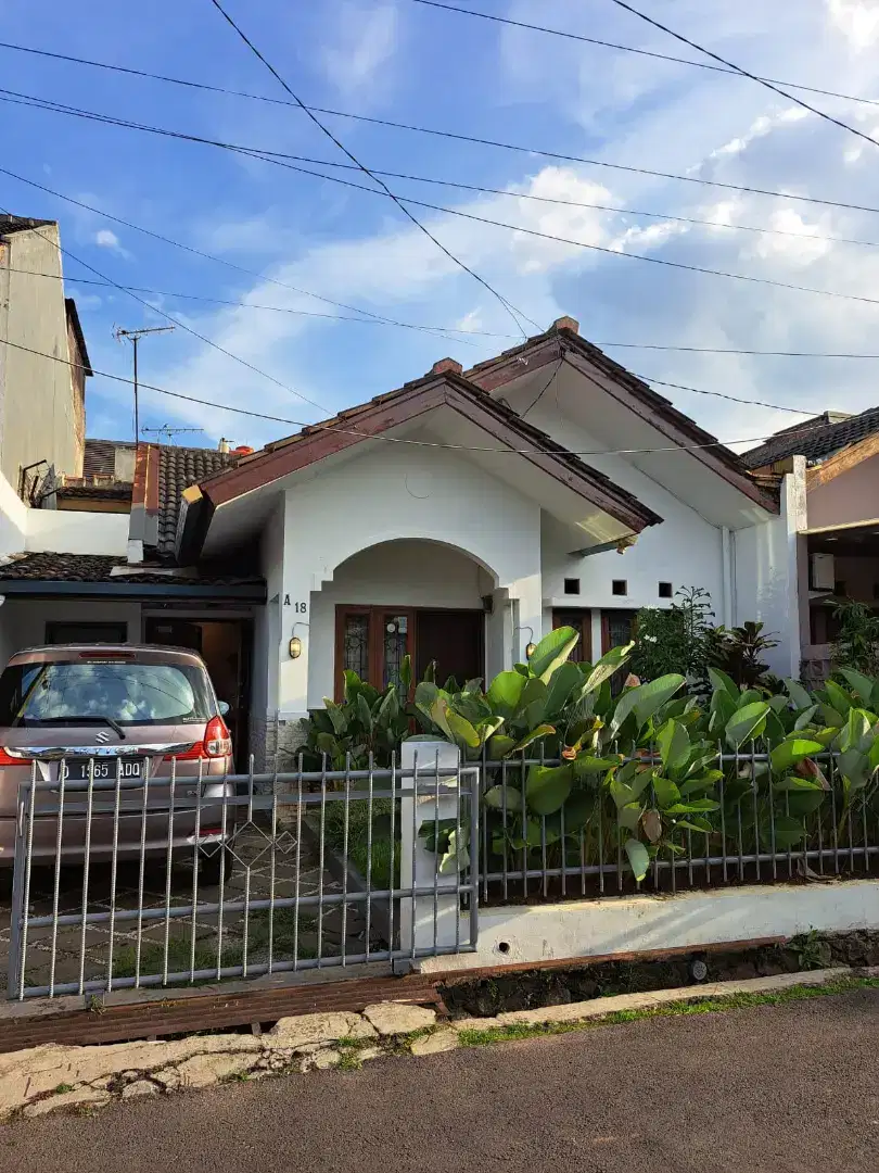 Rumah Terawat Antapani Dekat Terminal