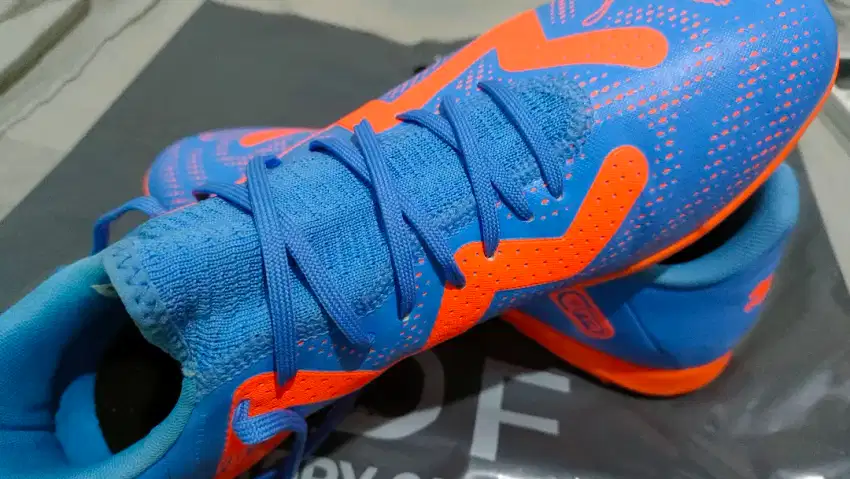 SEPATU MINI SOCCER / FUTSAL RUMPUT SINTETIS PUMA FUTURE PLAY TT sz44.5