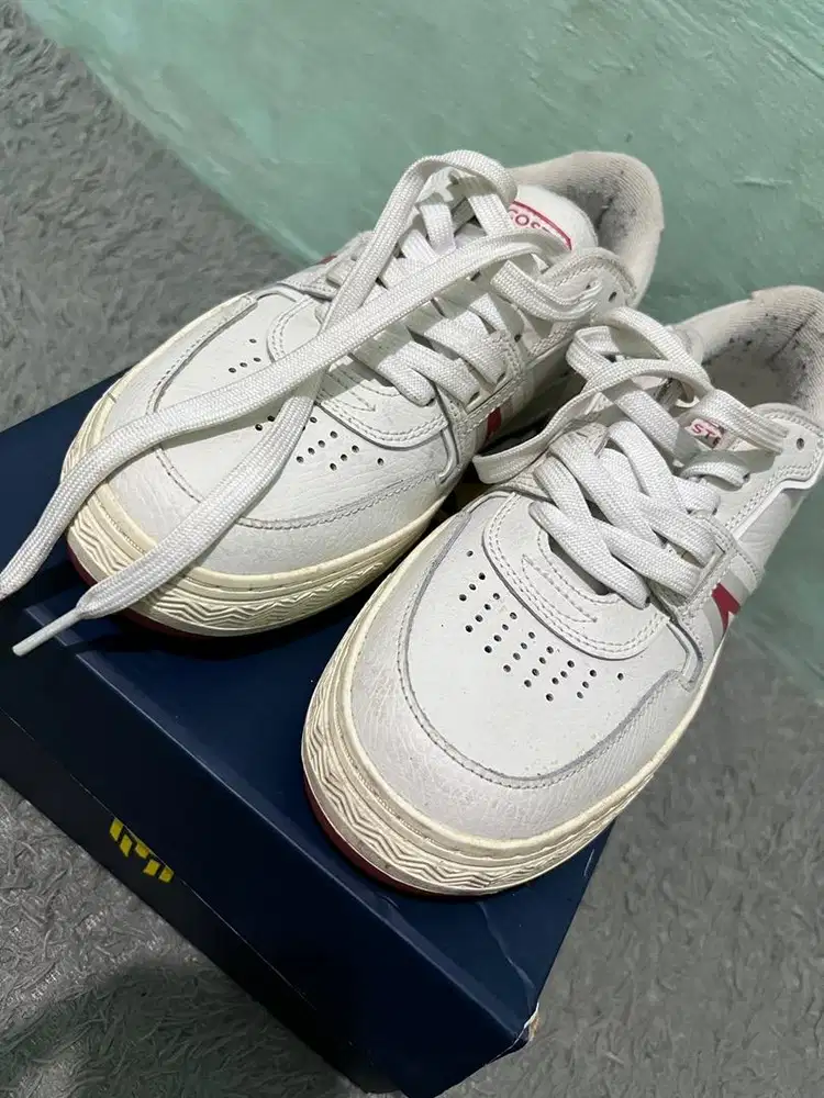 Sepatu Fashion Lacoste