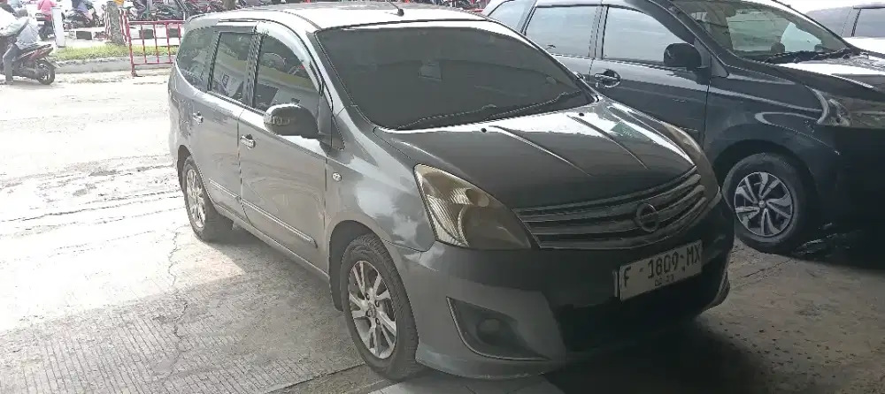 DIJUAL NIssan Grand Livina 2012 XV AT Ultimate