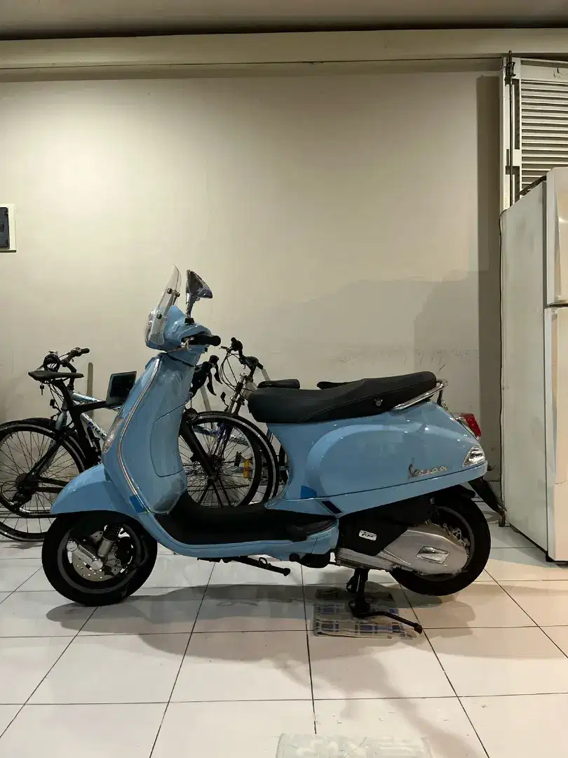 Jual santai Piaggio Vespa LX 125 i-Get tahun 2022 ( Low Low KM )