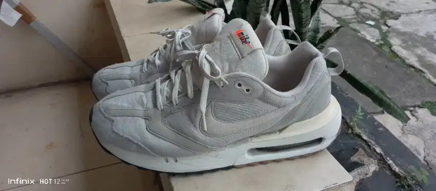 Sepatu Nike air max down grey ukuran 10   no 44