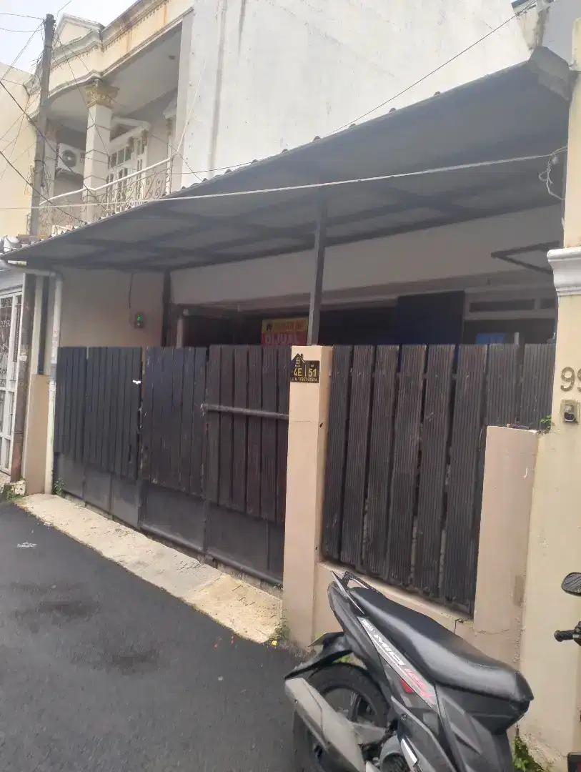 Dijual rumah murah siap huni lokasi dekat jalan tebet raya