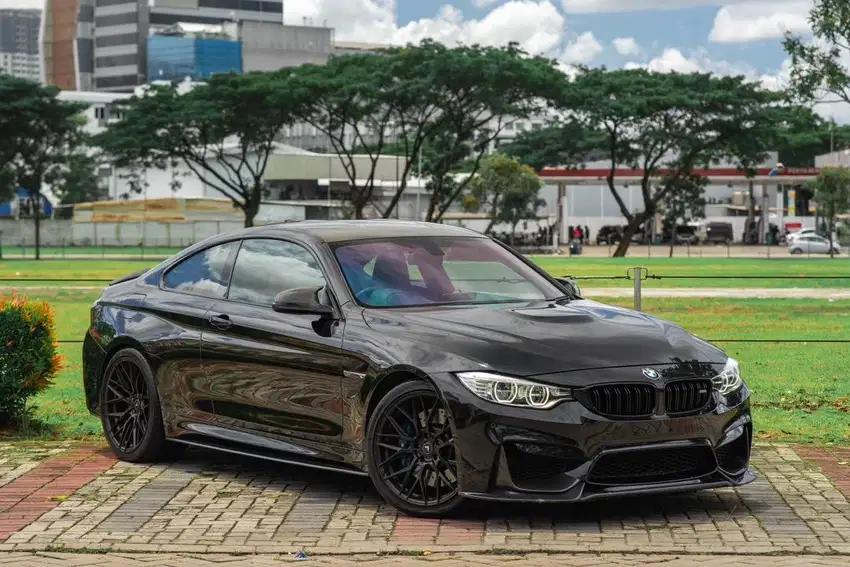 BMW M4 F82 2015 Hitam