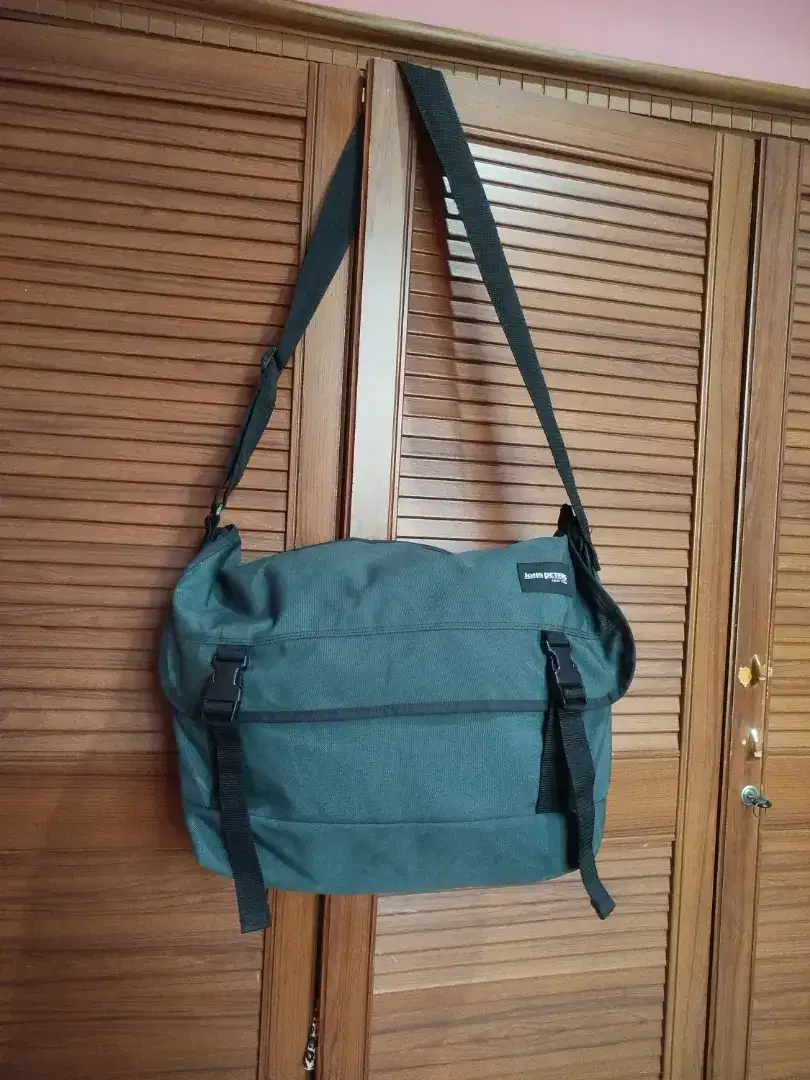 JOHN PETERS MADE IN USA MESSENGER BAG IJO EMERALD LIKE NEWWW BANGET MA