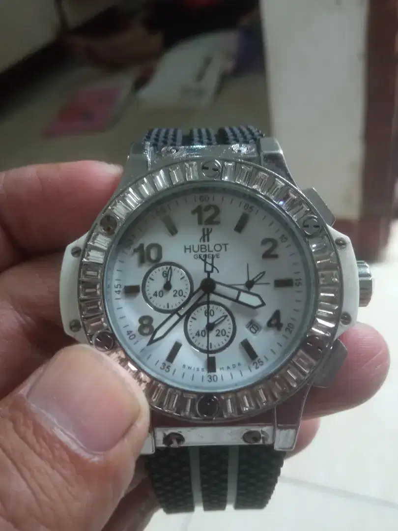 Jam tangan pri hublot