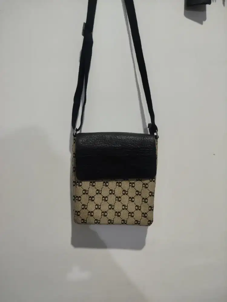 ARNALDO BASSINI SLING BAG KANVAS MIX KULIT GAJAH ASLI 3 RUANG NOMINUS