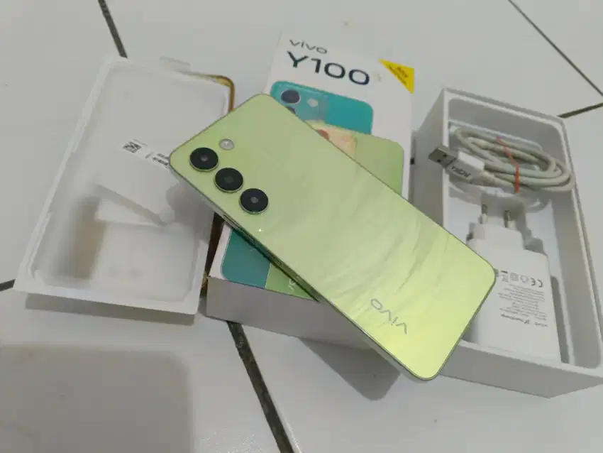 Vivo y100 fulset ram 8/128 udh amoled spek gaming udh ada fitur NFC