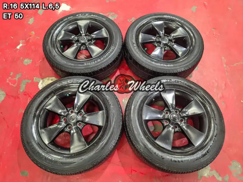 Velg ori toyota  rush r16 plus ban