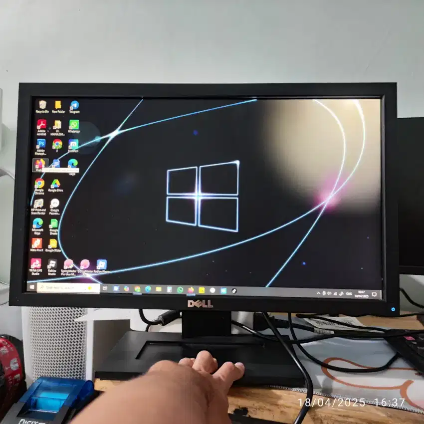LED Monitor Dell 20 Inch 1600 x 900 pixel widescreen