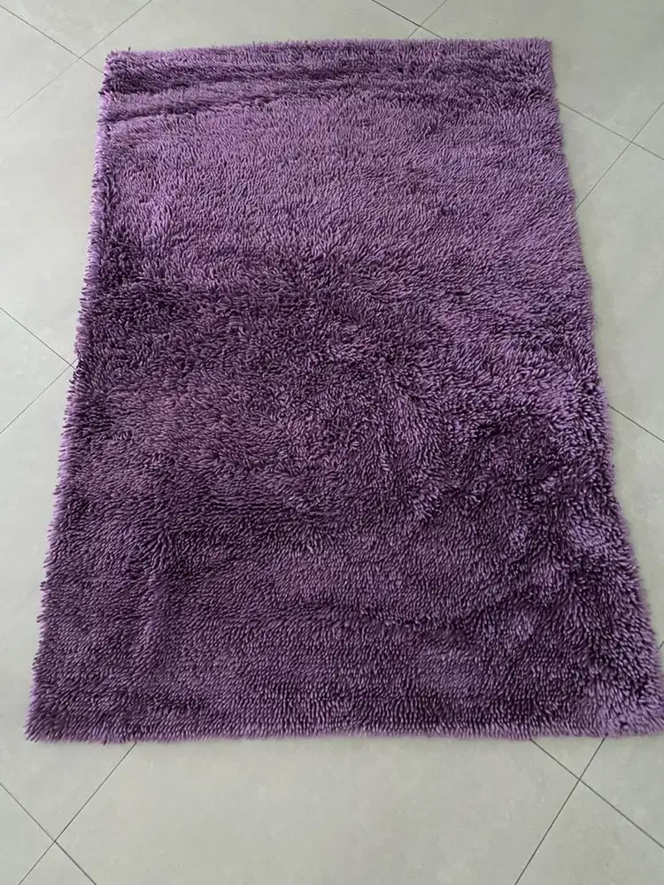 Karpet ungu mewah