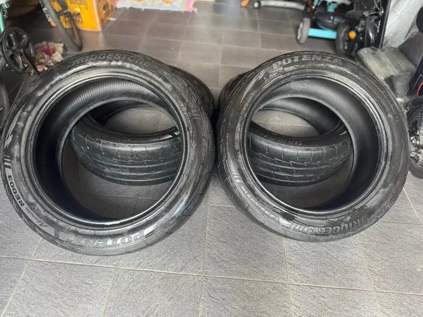 Ban Bridgestone Potenza Adrenaline Re003 235/50/18