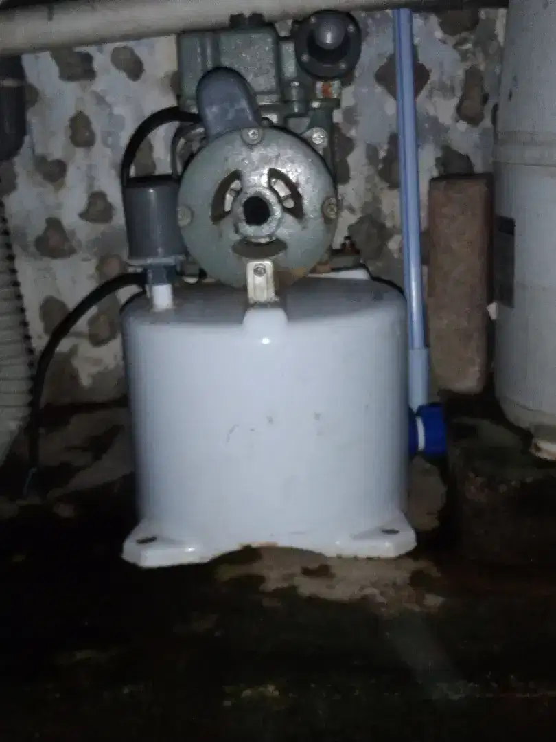 Pompa air bekas pakai
