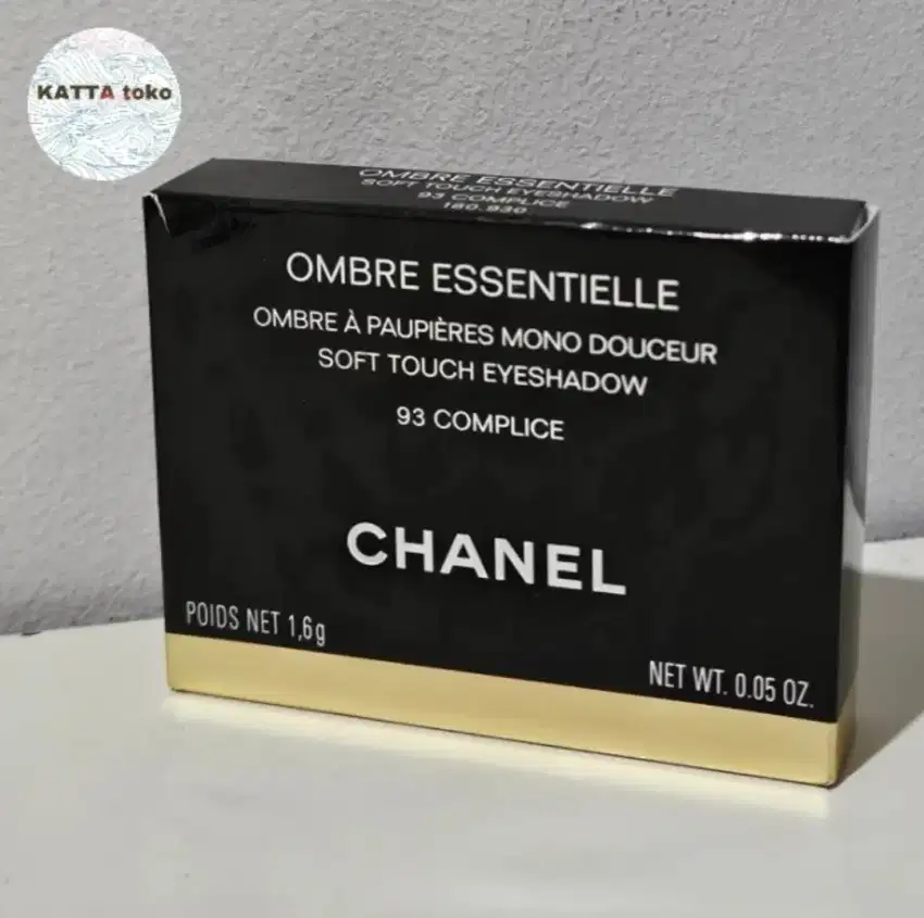 CHANEL soft touch eyeshadow 93