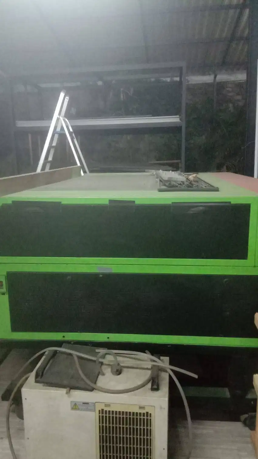 Mesin CNC Akrilik