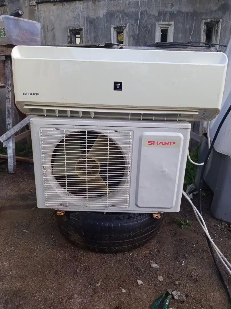 Di jual AC sharp ½pk super