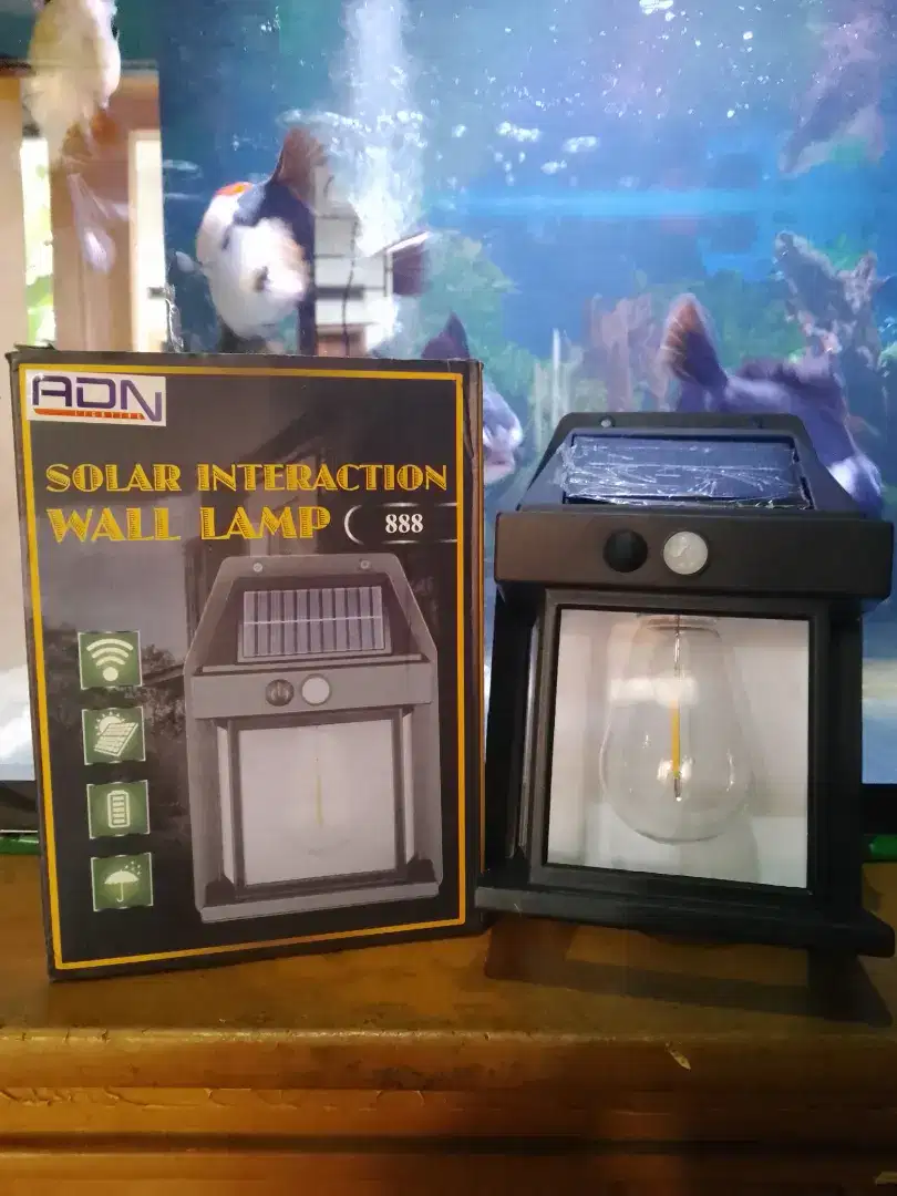 Lampu led dinding tenaga surya