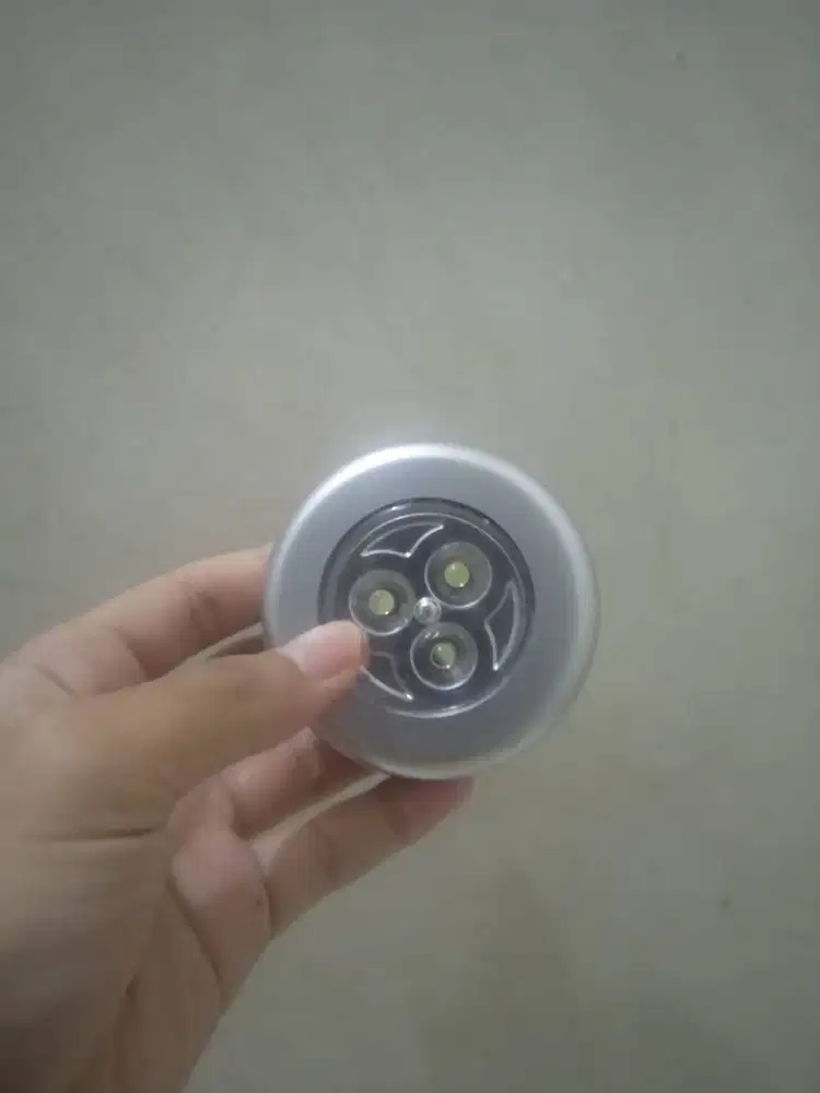 Lampu/Senter Kecil (Bulat). Untuk di ruangan/rumah/cafe