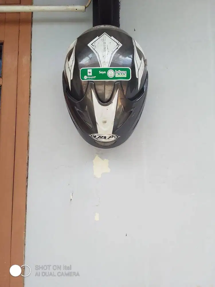 Helm Besar No Minus