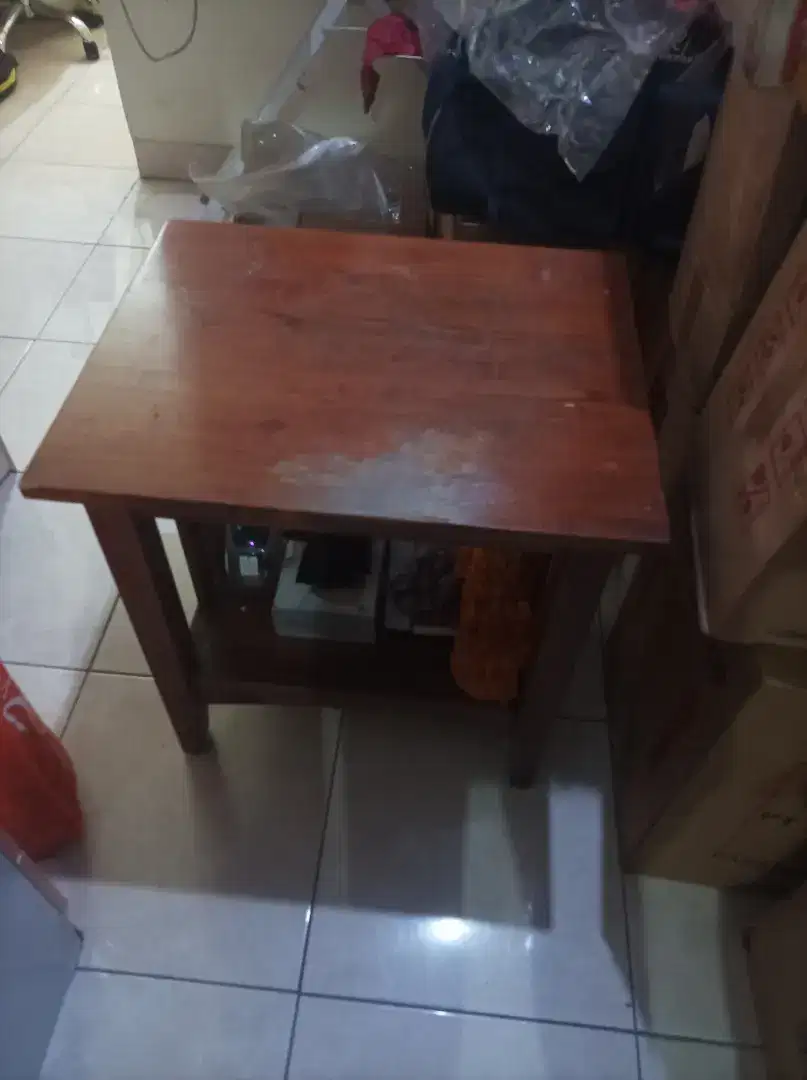 Meja hias/Sudut