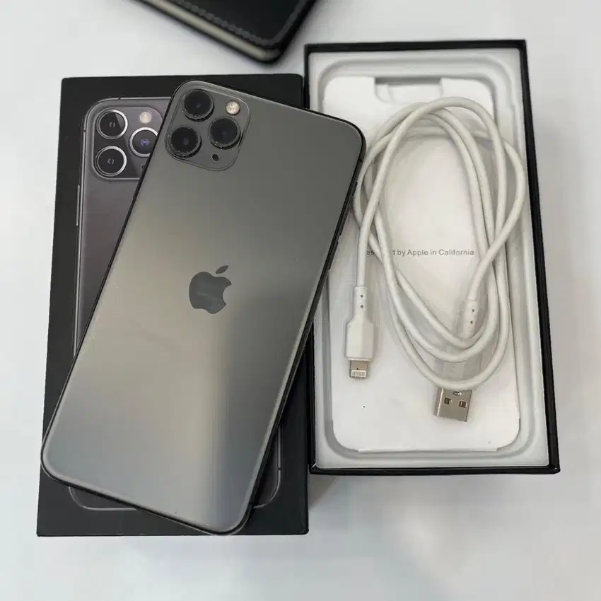 iPhone 11 pro max 256gb Xl only