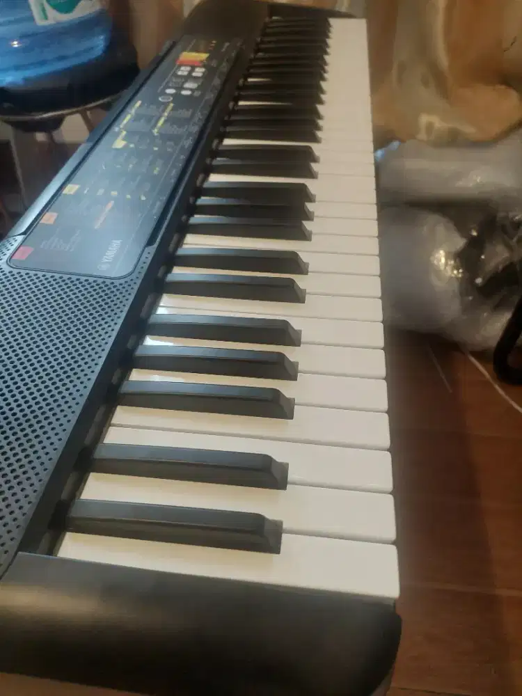 Keyboard YAMAHA F52.type terbaru.just like new