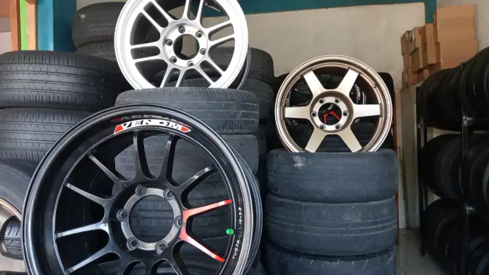 Mencari karyawan untuk tambal ban bengkel velg mobil