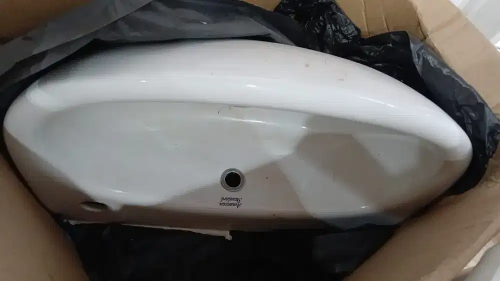 Wastafel bagus putih