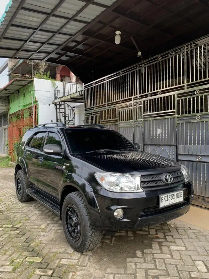 FORTUNER G A/T 2009 BENSIN