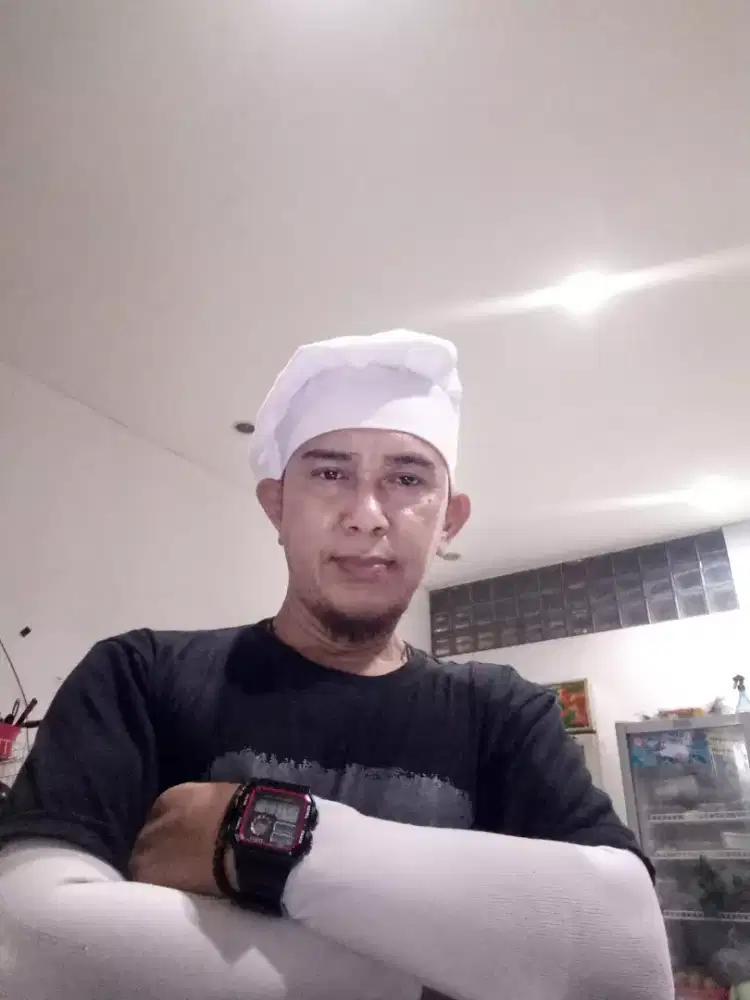 Cari kerja, sebagai cook atau security