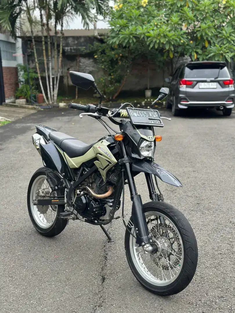 Kawasaki klx D tracker dtracker 150 Supermoto tahun 2021 2022