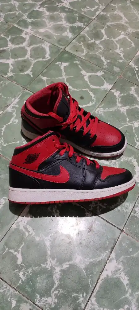 Sepatu uk indo 38 ato 39 bs pakai.NEGO