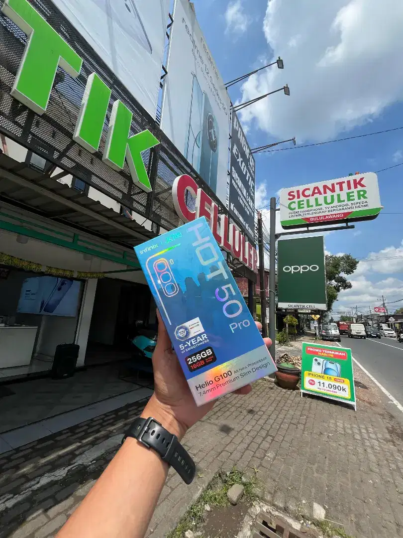 HP INFINIX DENGAN KAMERA YANG SUPER JERNIH DAN PENYIMPANAN BESAR