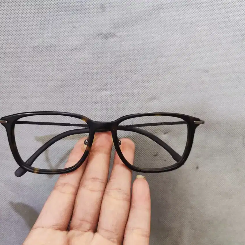 Kacamata pria original brand HUGO BOSS LIKE NEW BISA COD