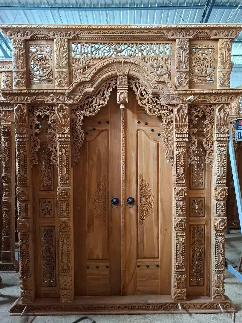 gebyok jati ukir 200x250 bahan kayu