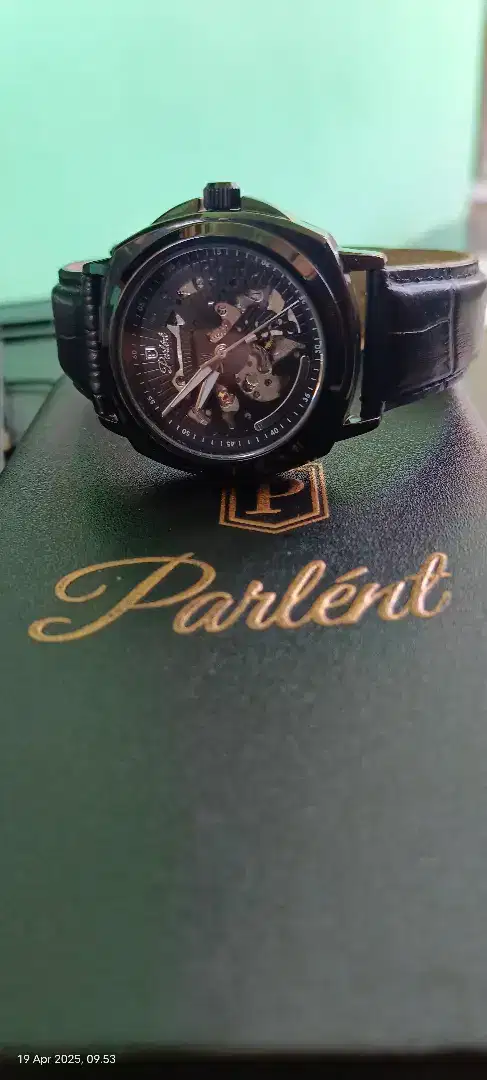 Parlent Automatic Movement