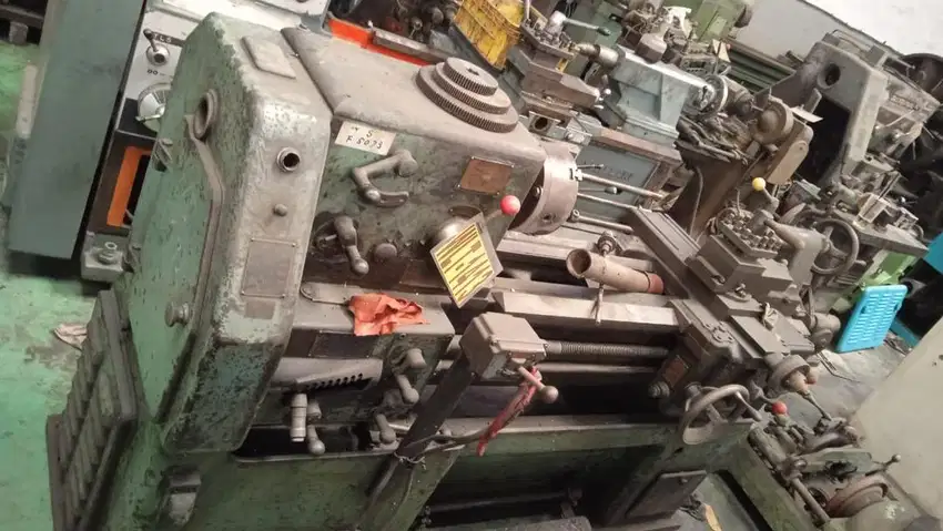Mesin Bubut merk Matsuzaka Type: LA