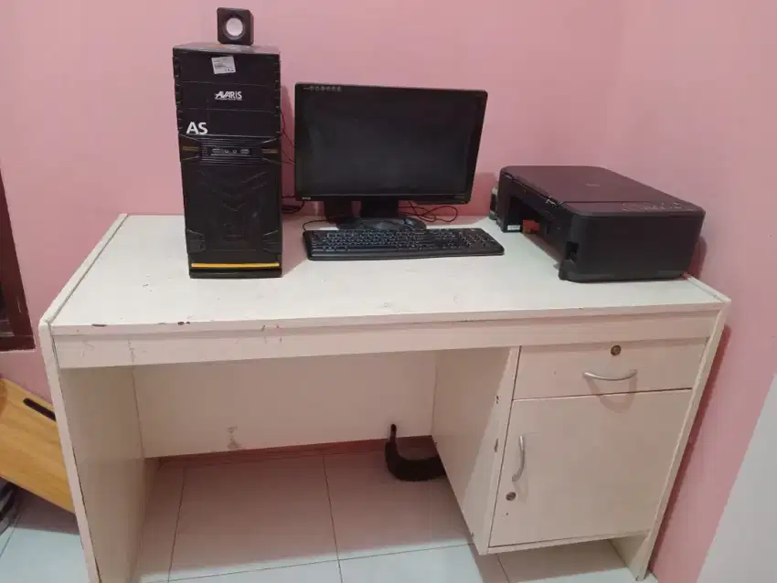 Meja Kantor 2 Laci-Kokoh dan Bagus tidak rayap