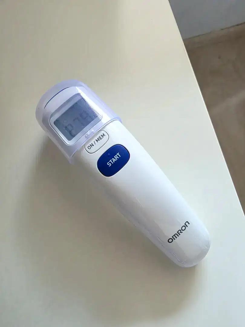 Omron Forehead Thermometer MC-720