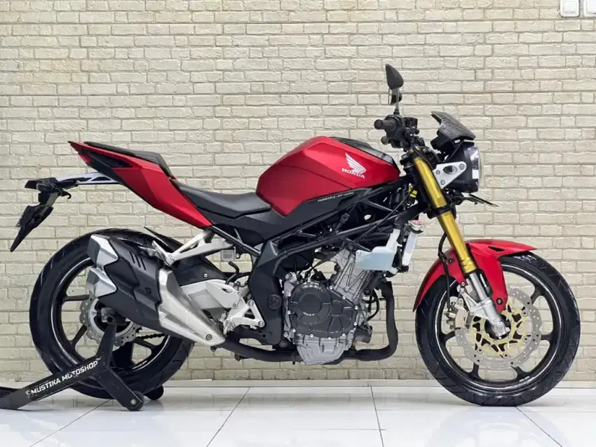 Odo 9rb Simpenan!!Honda CBR 250RR 2019 Basic Modif Cb250 Mulus-Mustika