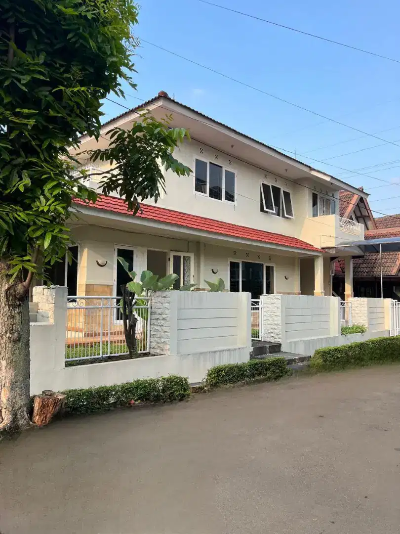 HOT SALE!!!RUMAH SIAP HUNI DI POSISI HOOK BAGUS