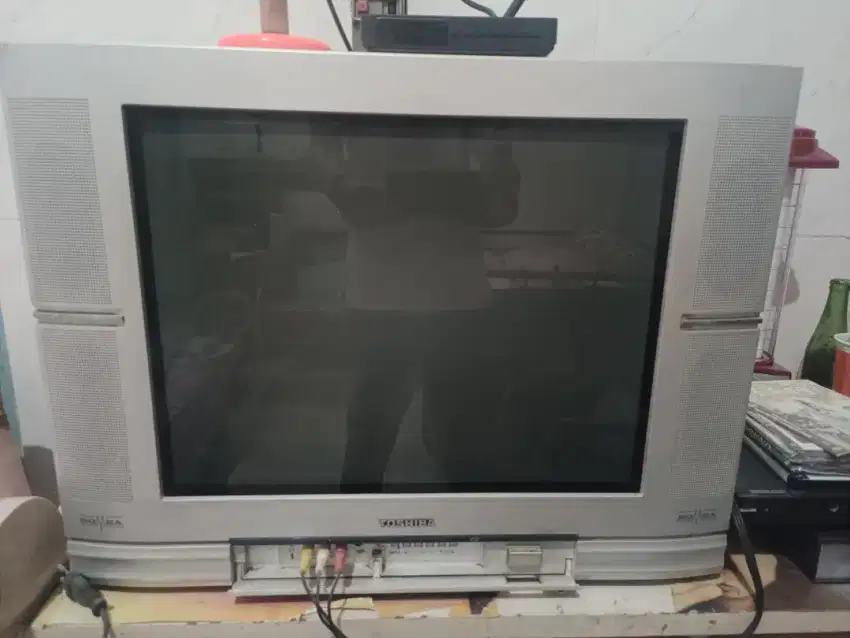 TV tabung Toshiba Bomba 21