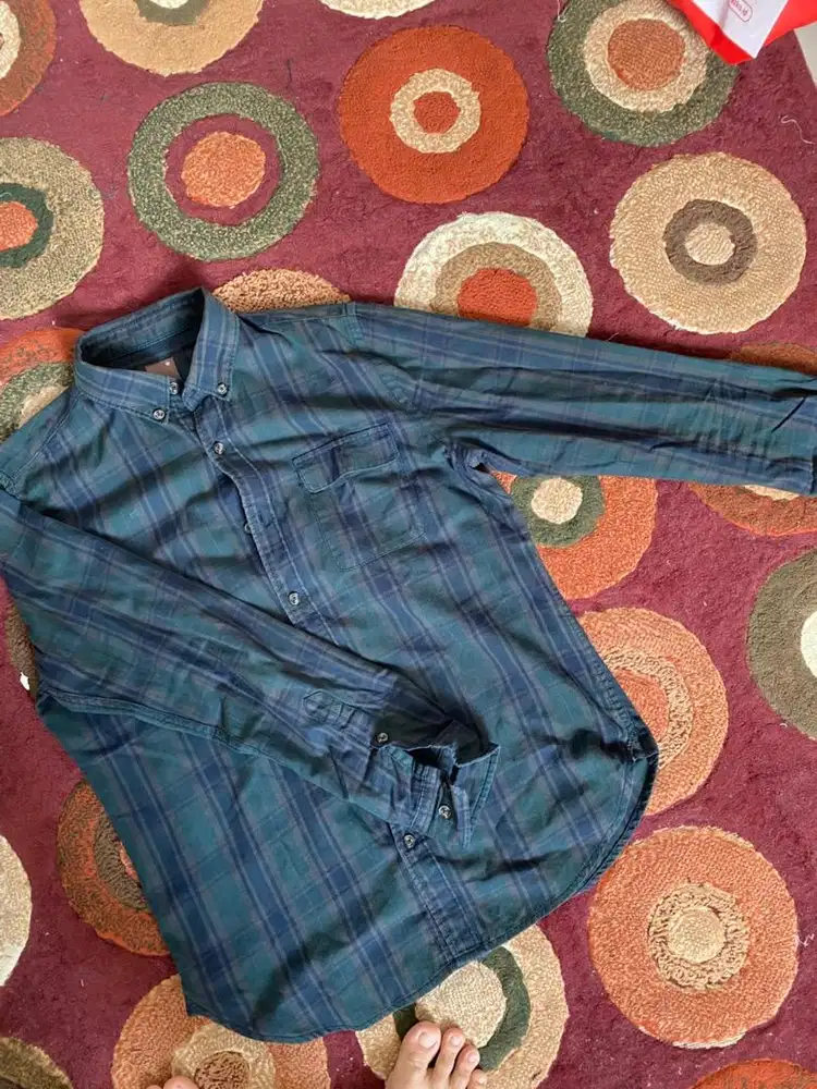 Kemeja flanel hijau gelap size S original WOOD