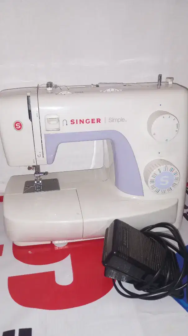 Mesin jahit portable singer 3232
