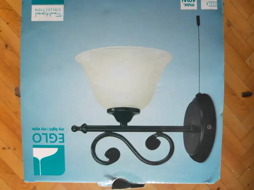 dijual tempat lampu dinding eglo original