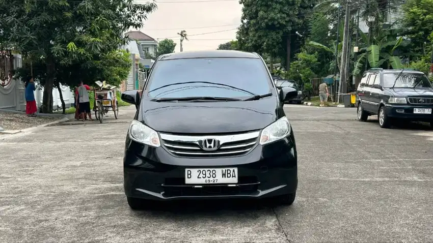 Honda freed sd at 2012,Dp 5 juta,istimewa