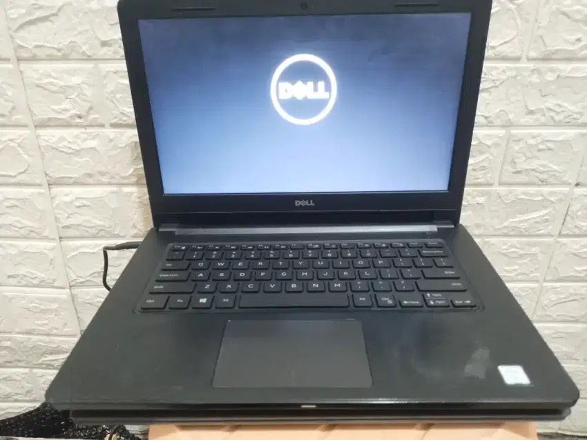 Laptop Dell Vostro 14-3468
Processor intel core i5-7200U