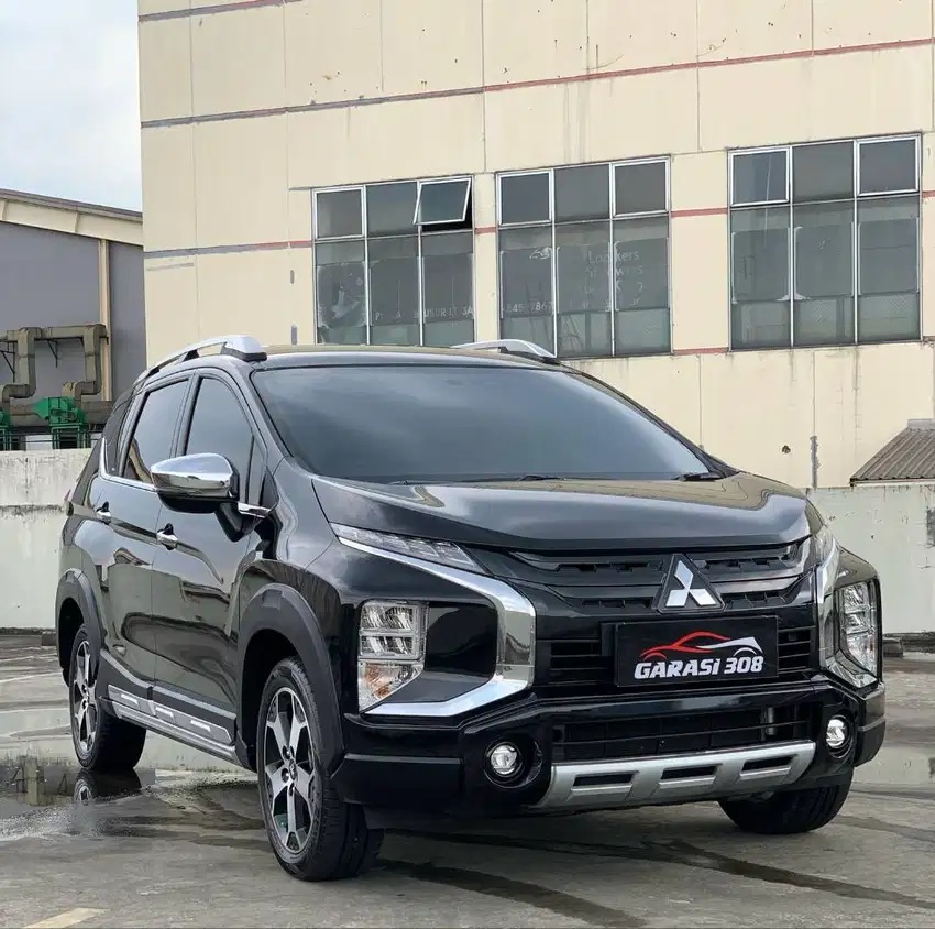 Mitsubishi Xpander Cross 1.5L CVT Tahun 2021 Pemakaian 2022 KM 33 RB